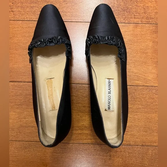 Manolo Blahnik Black Satin Flats with Ruffle Detail - Picture 4 of 4